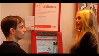 Студент ебёт привлекательную мамашу своего друга после колледжа