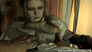 Доктор дал на рот привязанной к креслу девушке и изнасиловал её в письку